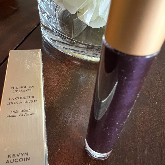 Kevyn Aucoin The Molten lip colour in Carbon - Picture 2 of 4